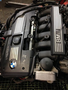 Bontott BMW motor